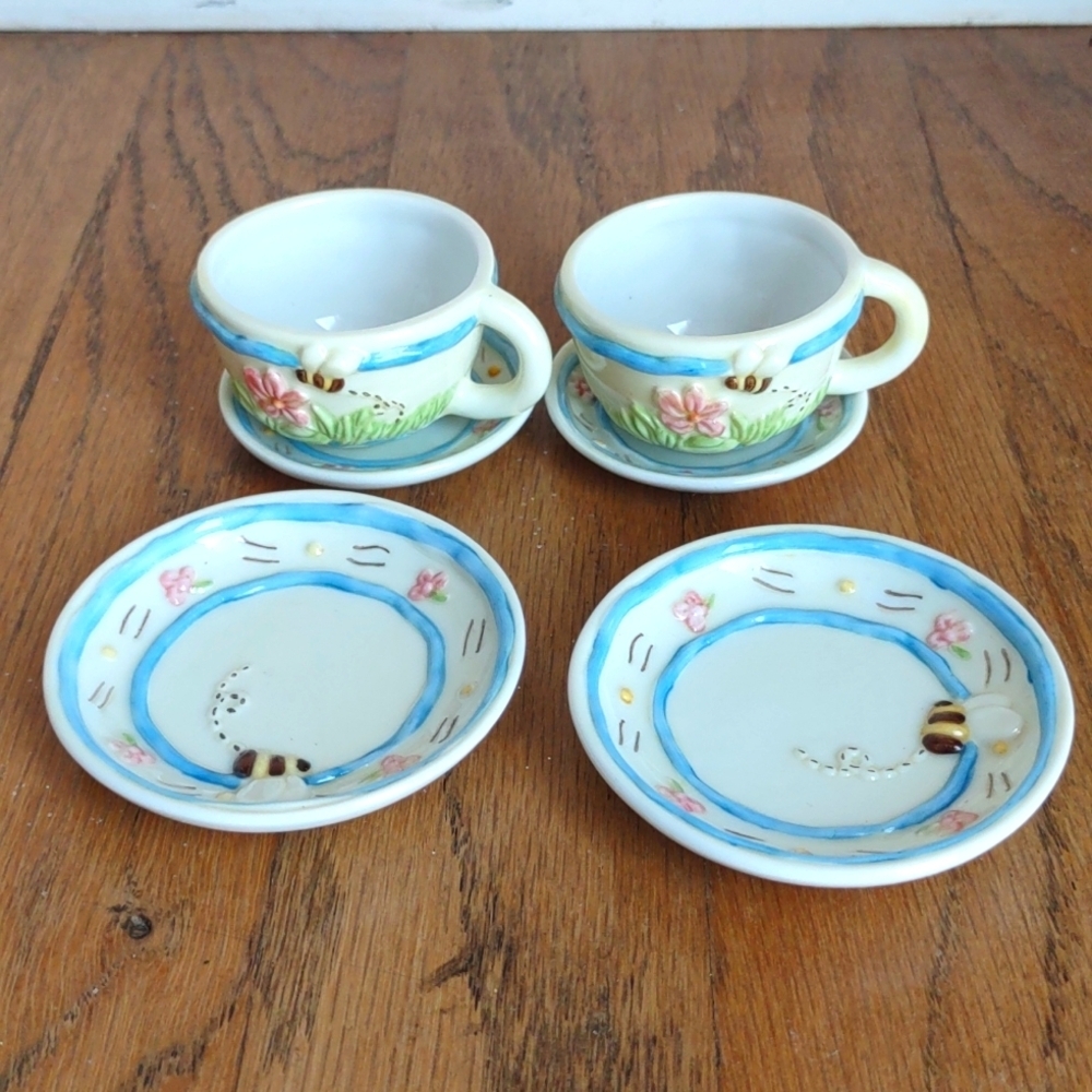 Disney Winnie the Pooh Miniature Tea Cups, Saucers and Plates